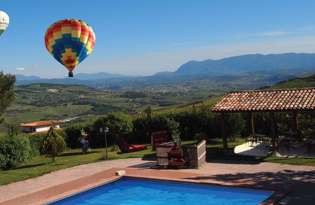 Charming Land Villa mit Pool und herrlicher Aussicht!
