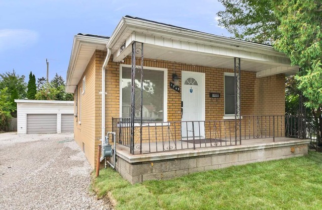 Charming Cozy 2-Bedroom Retreat in South Windsor