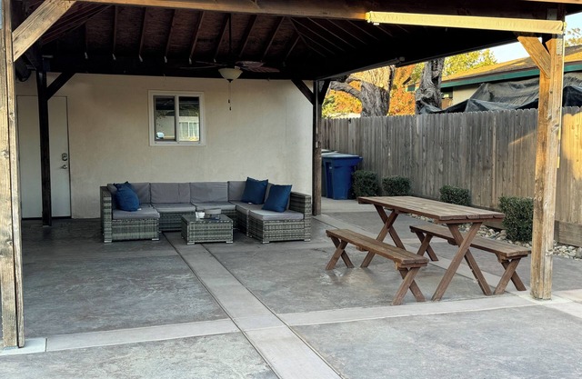 Charming cozy 3-bedroom 2-bath house