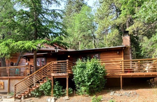 Charming&Cozy Cabin w/WiFi, Disney+nearHikingTrail