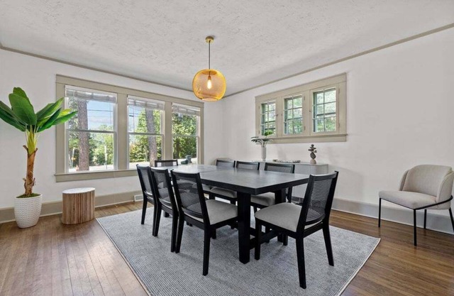 Two blocks from downtown! Charming, cozy home close to everything!
