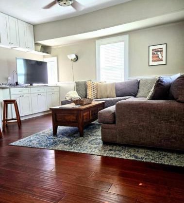 Charming, cozy, one bedroom apartment