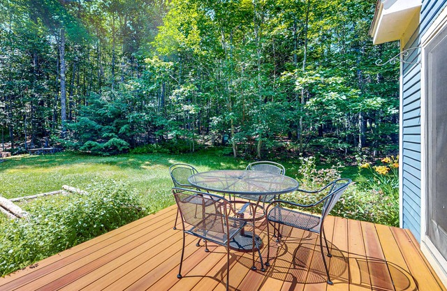 Charming, dog-friendly home with lovely yard & firepit - near Rockport/Camden