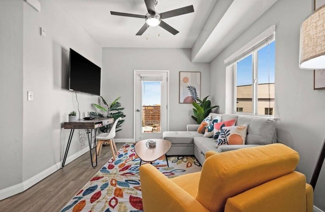 Charming Downtown Getaway