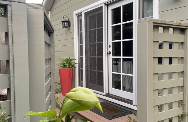 Charming Downtown Guesthouse