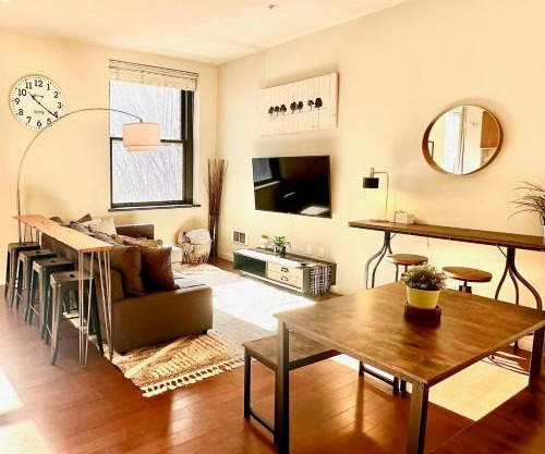 Charming Downtown Seattle Condo with Water Views