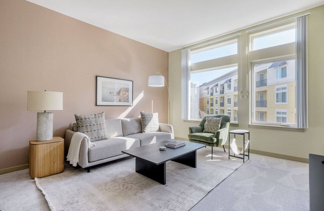 Charming Dublin 2BR w/ Pool & A/C, nr Shops & Groceries, by Blueground