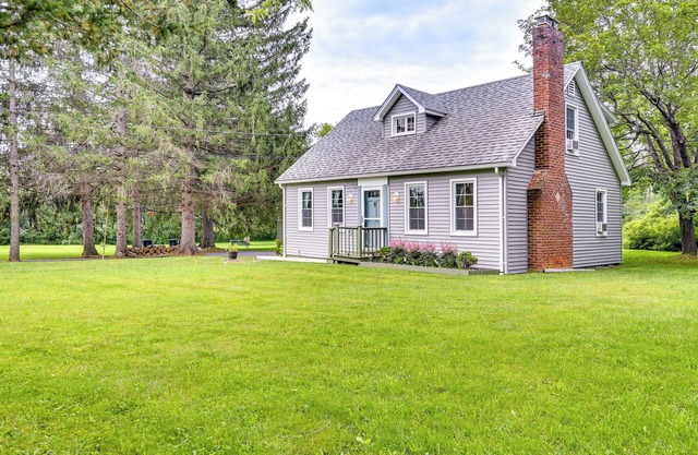 Charming East Durham Home - 2 Mi to Water Park