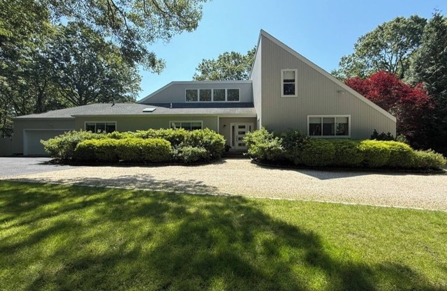 Charming East Quogue House with Pool and Tennis