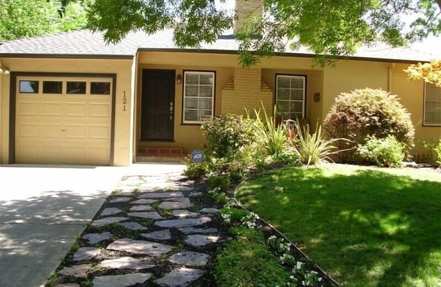 Charming East Sac 3 br In der Nähe der Innenstadt, Sac State, UC Davis Med Center