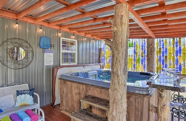 Charming Escape w/ Fire Pit in Summerville!