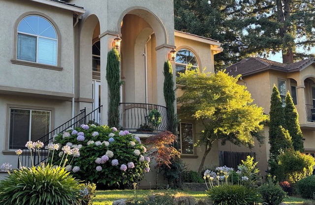 Charming European Style Home in Historic Fair Oaks- Near Bridge and River access