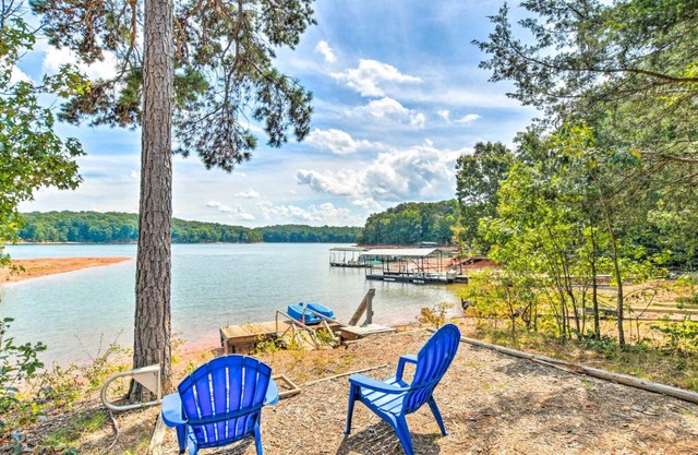 Charming Fair Play Cabin with Screened Porch!