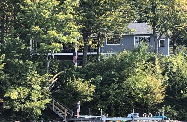 Charming, family-friendly lakefront house