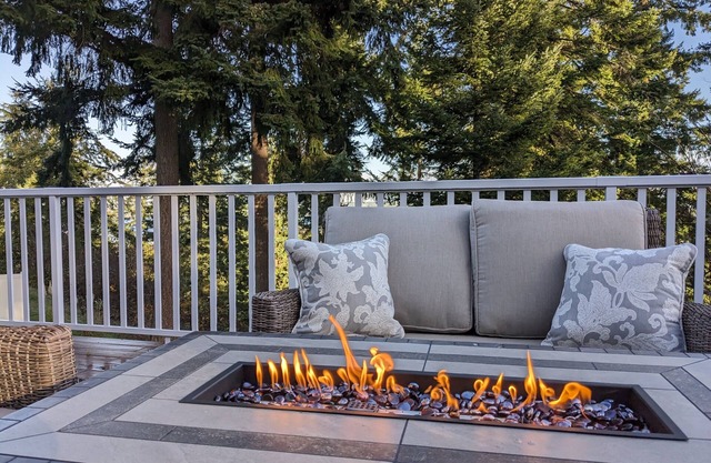 Charming family getaway near Deception Pass in the shadow of giant Douglas firs