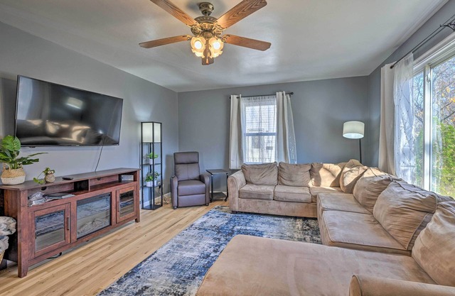 Charming Family Home ~ 4 Mi to Granite Peak!