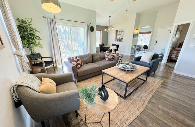 Charming Family Retreat in Victor
