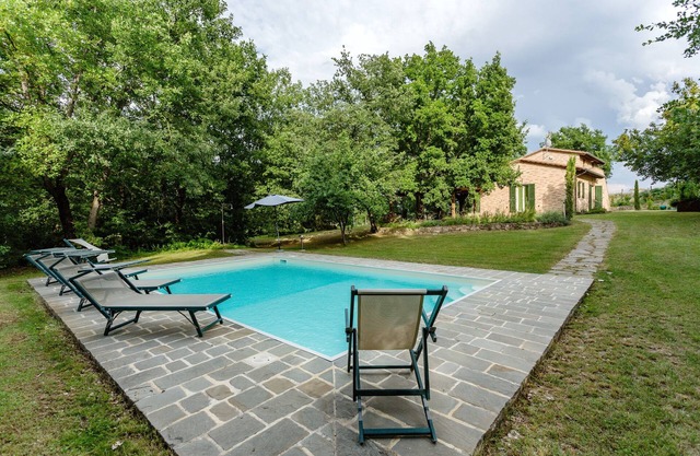 Charmantes Bauernhaus inmitten der toskanischen Landschaft mit privatem Pool und Garten