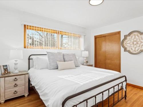 Charming Farmhouse Retreat - King Suite