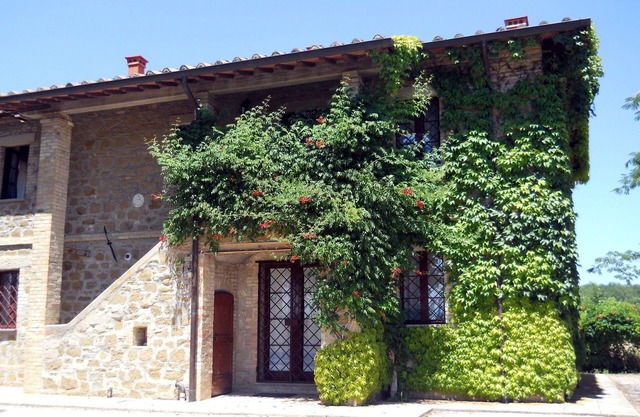 Charmantes Bauernhaus mit Pool in der Nähe von Assisi und Perugia in einem Weingut