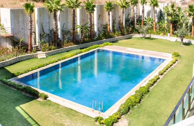 Charming Flat near Sea with Shared Pool in Cesme