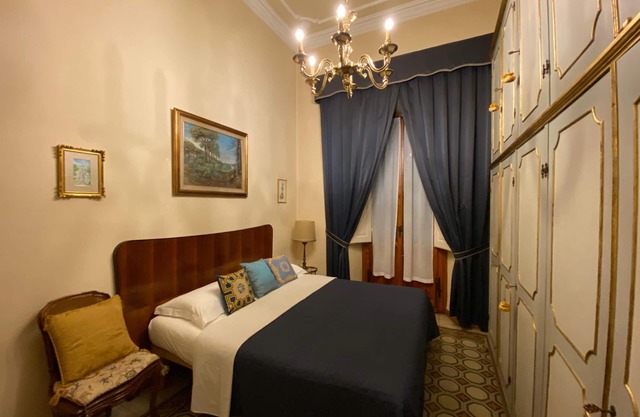 Charming Florence Apartment with WiFi, AC. 2 bedroom+ living room,Book now