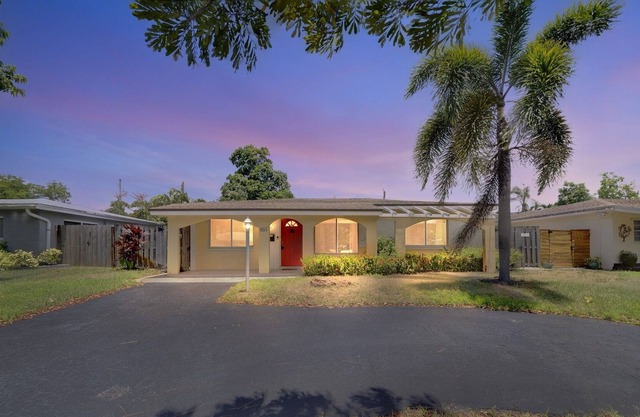 Oakland Park Fl Home Fun In Paradise And Close To Beaches 3 Bedroom Home by Redawning