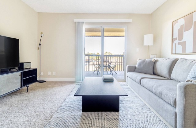 Charming Foster City 2BR w/ Gym, Pool, W/D, near highways, by Blueground