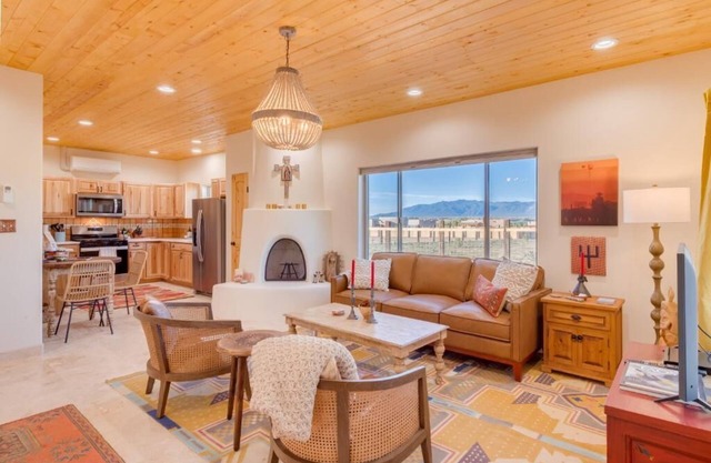 Charming free standing Casita in Taos, NM