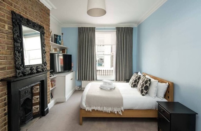 Charming Fulham Home Spacious with Modern Touches