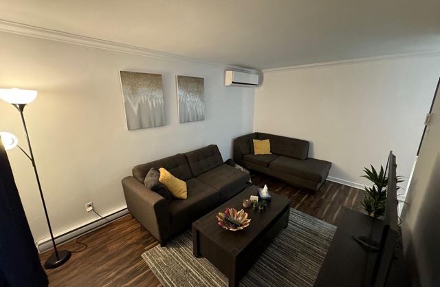 Charming fully equipped apt in a quiet area of ​​Ste-Rose. Non-smoking. No pets