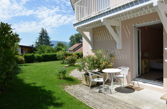 Charmantes möbliertes Studio 2, 5 km von Annecy entfernt, Blick auf die Berge in der Nähe des Sees