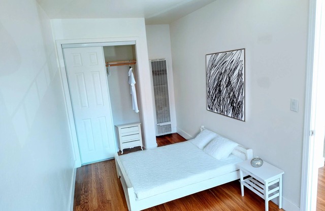 Charming furnished 2-bedroom apartment with WiFi, AC 4 min walk to UC Berkeley