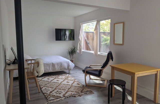 Charming furnished studio for rent