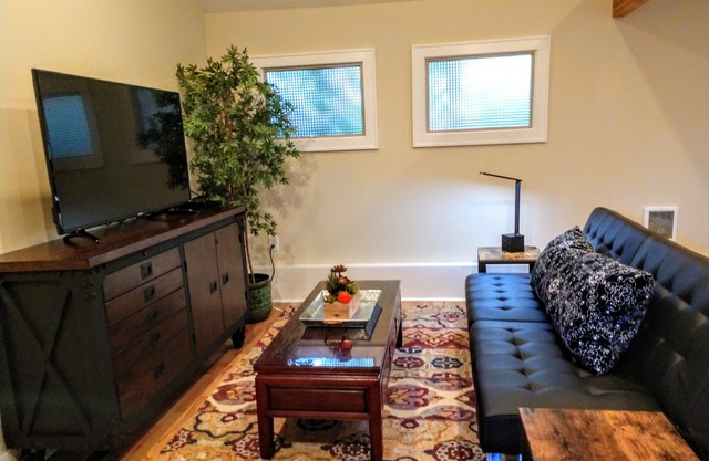 Charmantes Garten Studio Cottage in North Green Lake