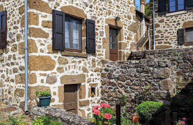 Charmantes Auszeit in Polignac: Historische Festung, UNESCO Erbe, Wanderwege