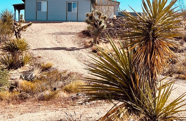 Charming Grand Canyon West Villa on a private acre with stunning views.
