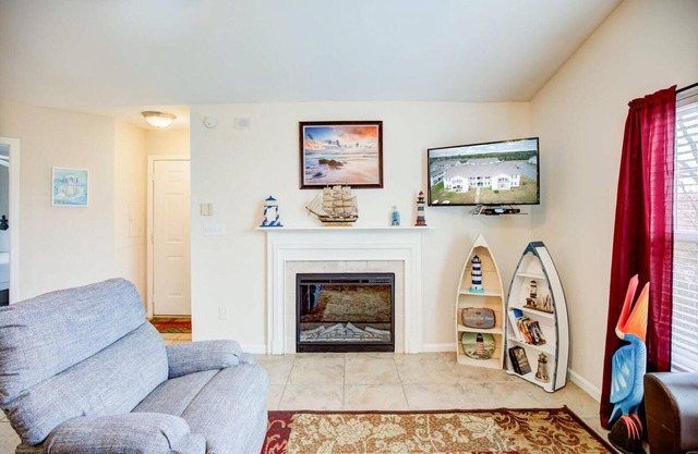 Charming Gulf Shores 2BR Condo w/Hot Tub & Pool