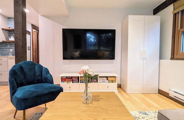 Charming Heritage Suite in Central Mt. Pleasant