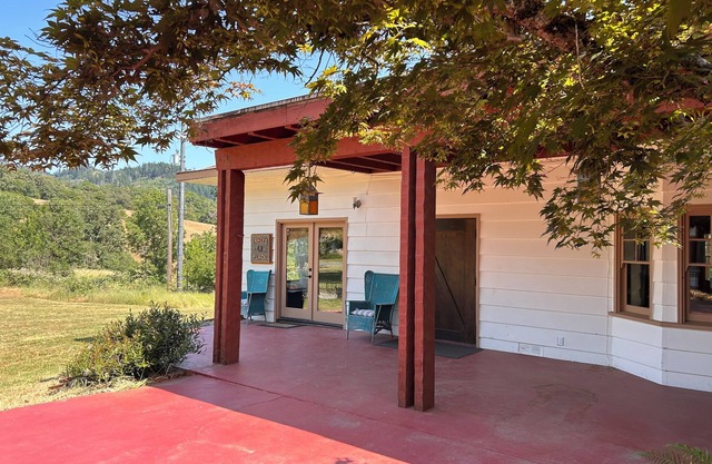 Charming Historic Apartment Cottage at Ridgewood Ranch