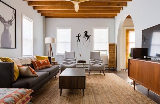Charming Historic Home Near Waterfront Restaurants