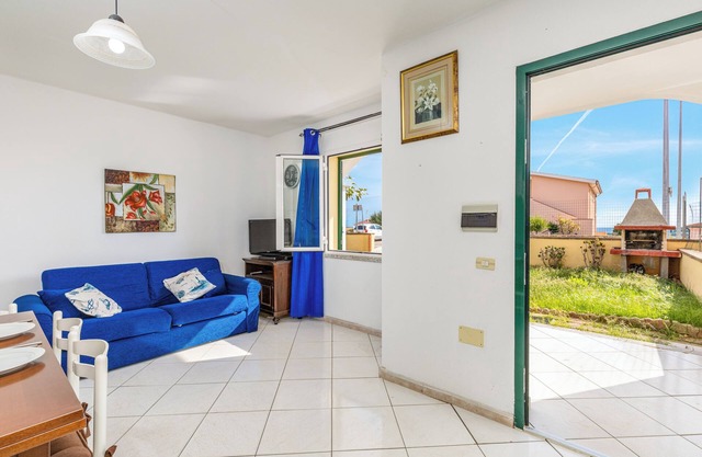 Charmantes Ferienhaus Tanaunella appartamento 2 mit Ventilatoren, Balkon, Terrassen und Meerblick; Parkplätze vorhanden, Haustiere erlaubt