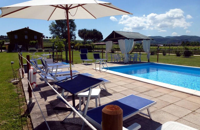 Gemütliches Ferienhaus mit Pool in einem Weingut in der Nähe von Assisi. Gratis Wifi