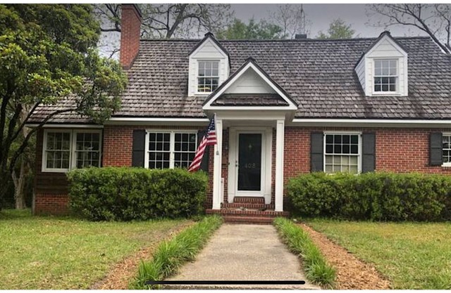 Charming home in downtown Camden