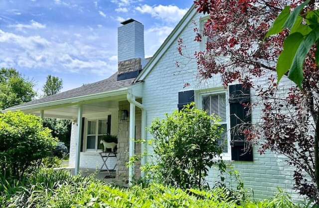 Charming home on acreage, 10 mins to Hudson