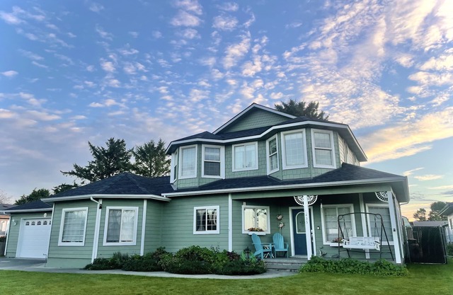 Charming home on the Cliffs of Crescent City