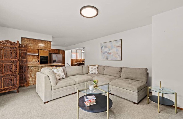 Charming Home Near Target and Parks 2 Bathrooms