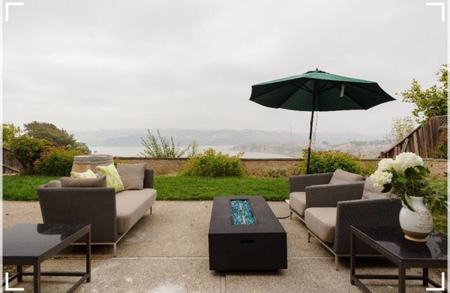 Charming home w/ beautiful water View. Near napa and SF