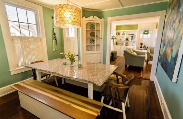 Charming Home Walk Downtown/Waterfront