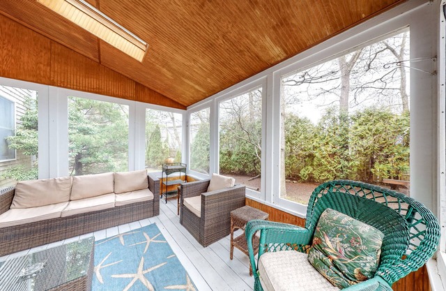 Charming Home with High-Speed WiFi, Washer/Dryer, Furnished Deck, & Gas Grill!